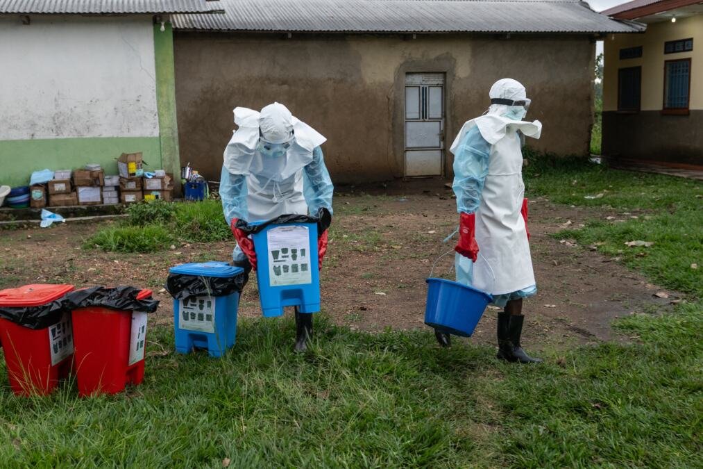 HAOS U KONGU: Zapaljen zdravstveni centar, 18 sumnjivih na ebolu pobeglo