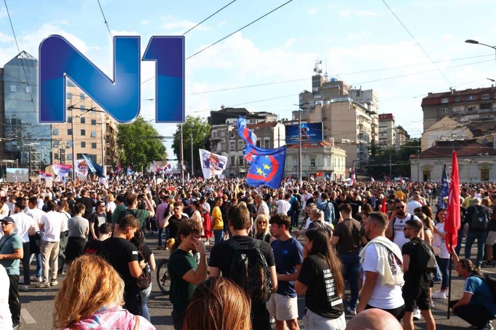 RAT BLOKADERA I BLOKADERSKIH MEDIJA NA VRHUNCU! Svom silom udarili na N1 posle skupa na Slaviji - evo i zašto