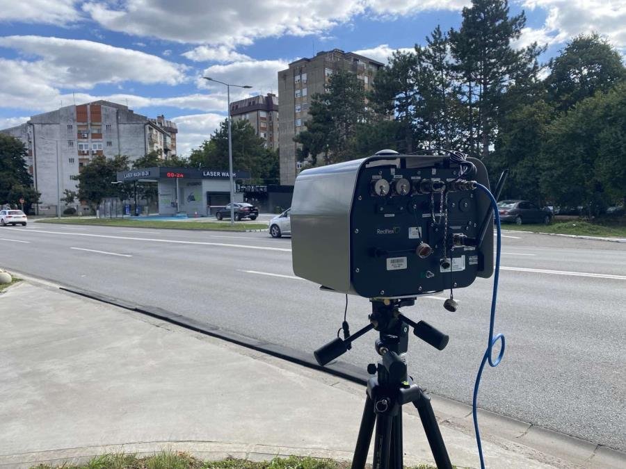 Šok za vozače u Evropi: Nova kamera vas snima pre nego što ugledate radar - stari trik više ne prolazi