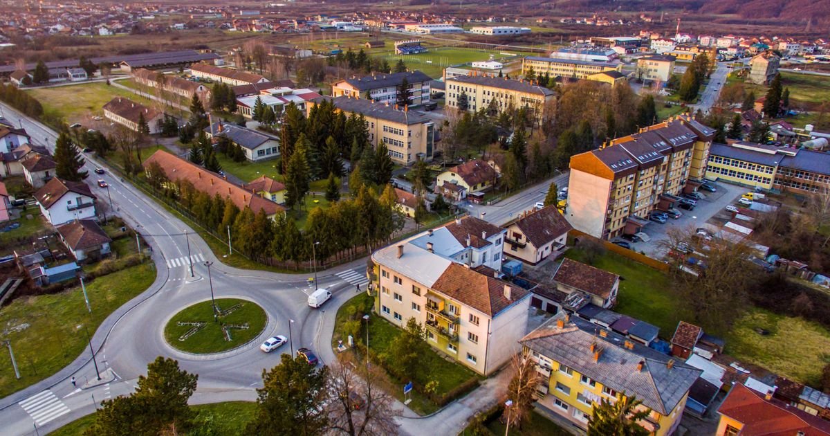 Uklonjen spomenik sa ustaškim simbolima u Modranu kod Dervente u RS