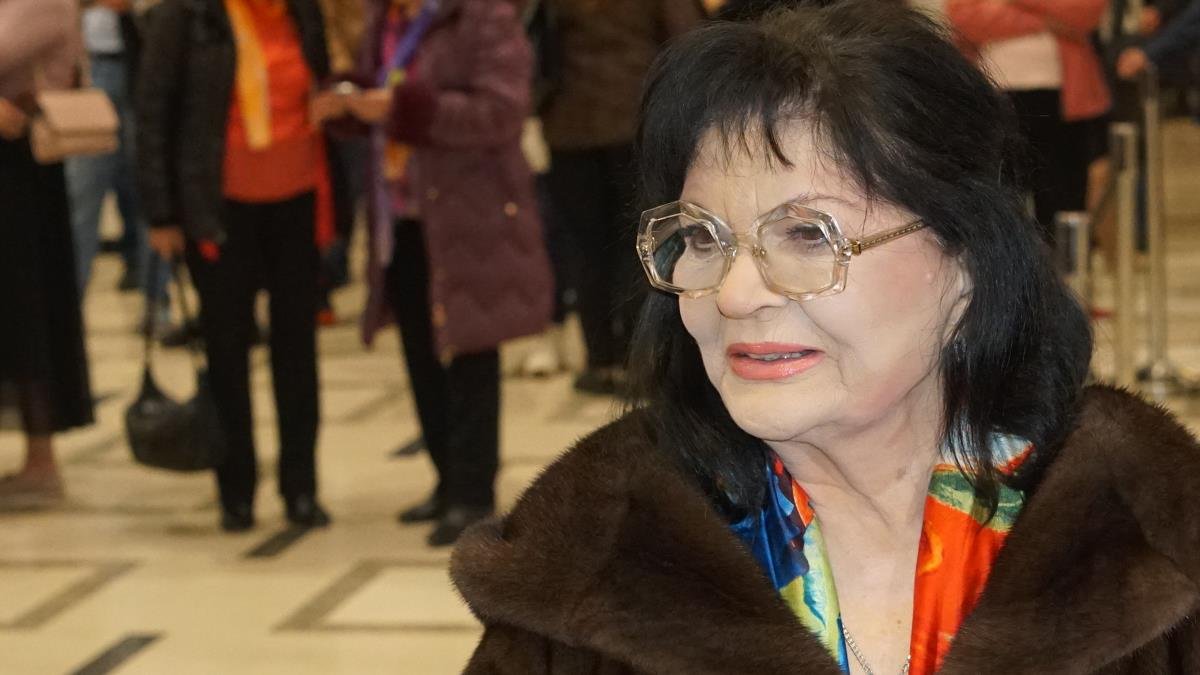 "ŠABANU SAM STALNO GOVORILA 'DAJ SOLISTIČKI KONCERT!'" Nada Obrić otvorila dušu o estradi, Šabanu i velikim ljubavima: Život je nepredvidiv