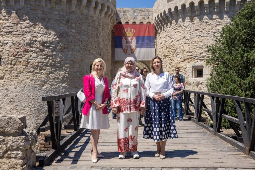 Macura ugostila ministarku UAE Sanu bint Mohammed Suhail u prvoj poseti Beogradu