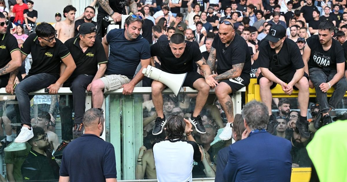 Haos u Italiji: Derbi Torino - Juventus odložen sbog sukoba huligana, jedan navijač u kritičnom stanju