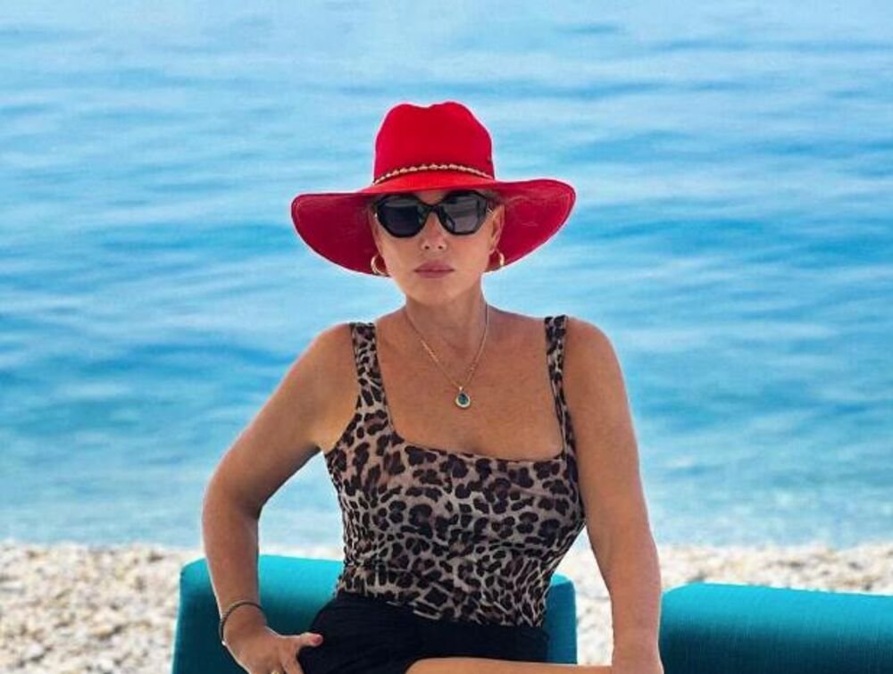Lepa Brena ima brata kog smo svi gledali na TV, a nismo imali pojma da je to on: Ova informacija iznenadila je Srbe