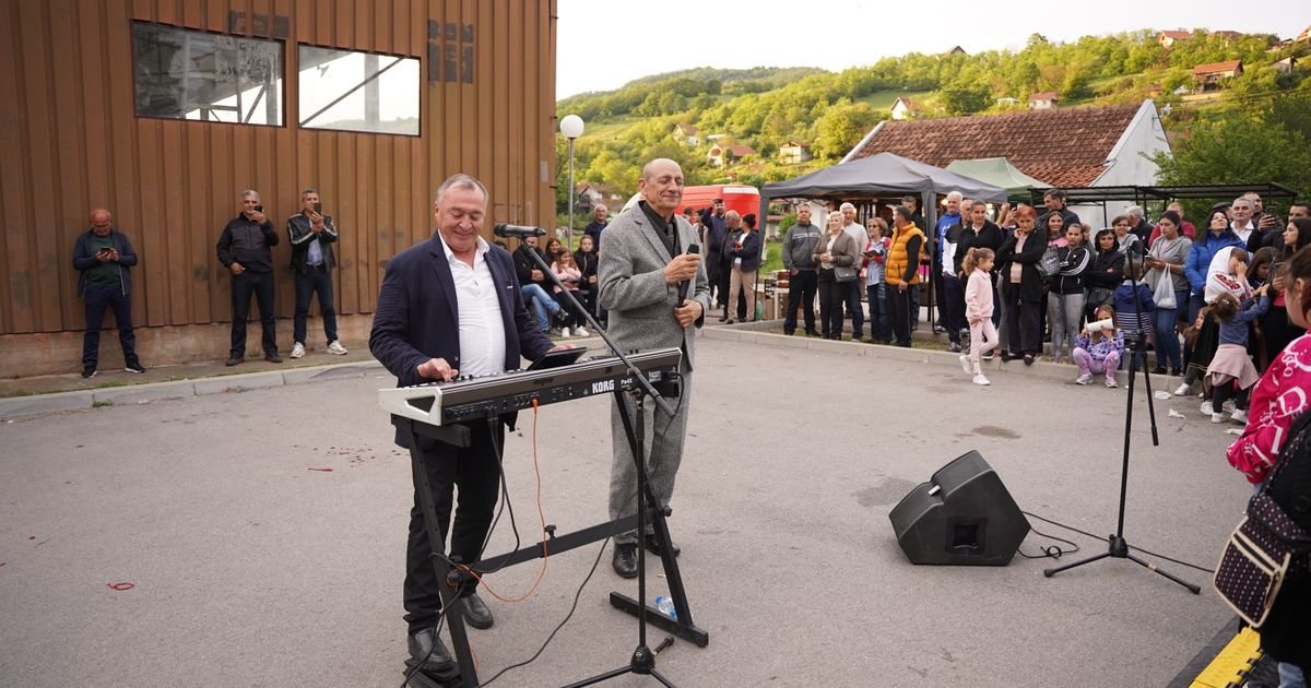 "Pobegao sam od oca da sačuvam živu glavu" Potresna ispovest pevača o nasilju: "Ludački me je tukao"