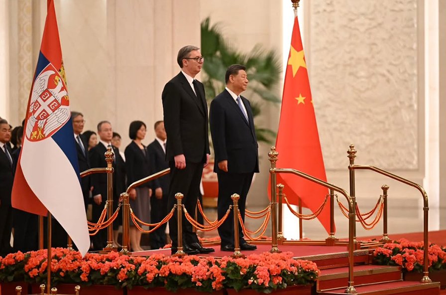 Vučić stigao u Veliki dom naroda u Pekingu, dočekao ga predsednik Si Đinping