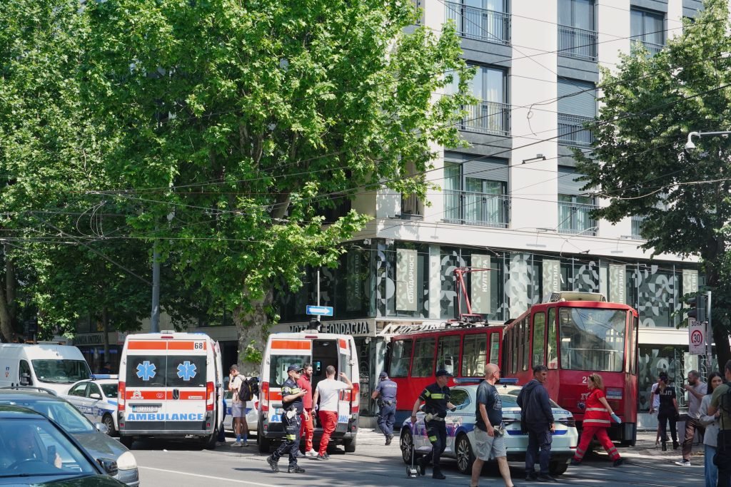 Tramvaj iskočio iz šina na Dorćolu, među povređenima i dvoje dece