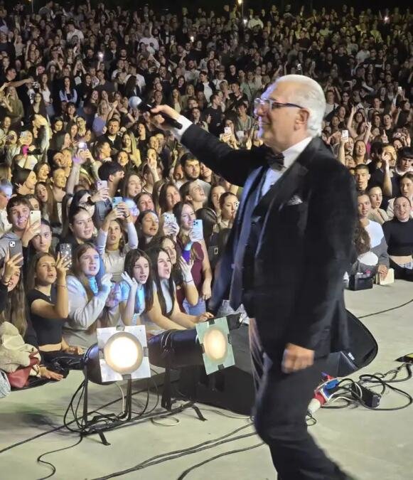 ŽELJKO SAMARDŽIĆ NIŠLIJAMA PRIREDIO SPEKTAKL: Letna pozornica u Nišu gorela od uzavrle atmosfere! (FOTO/VIDEO)