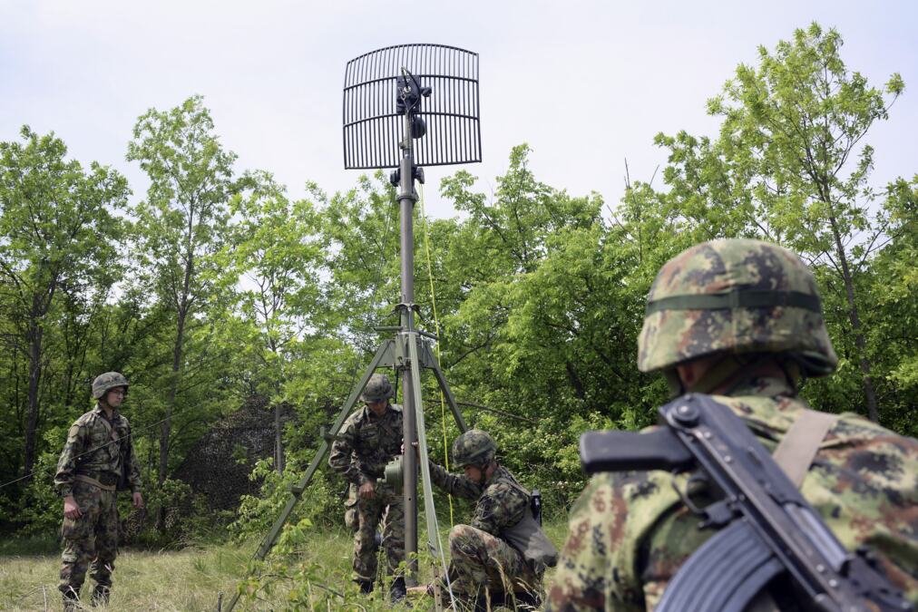 OBUKA U SVIM USLOVIMA Pripadnici Brigade veze jačaju operativnu spremnost (FOTO)