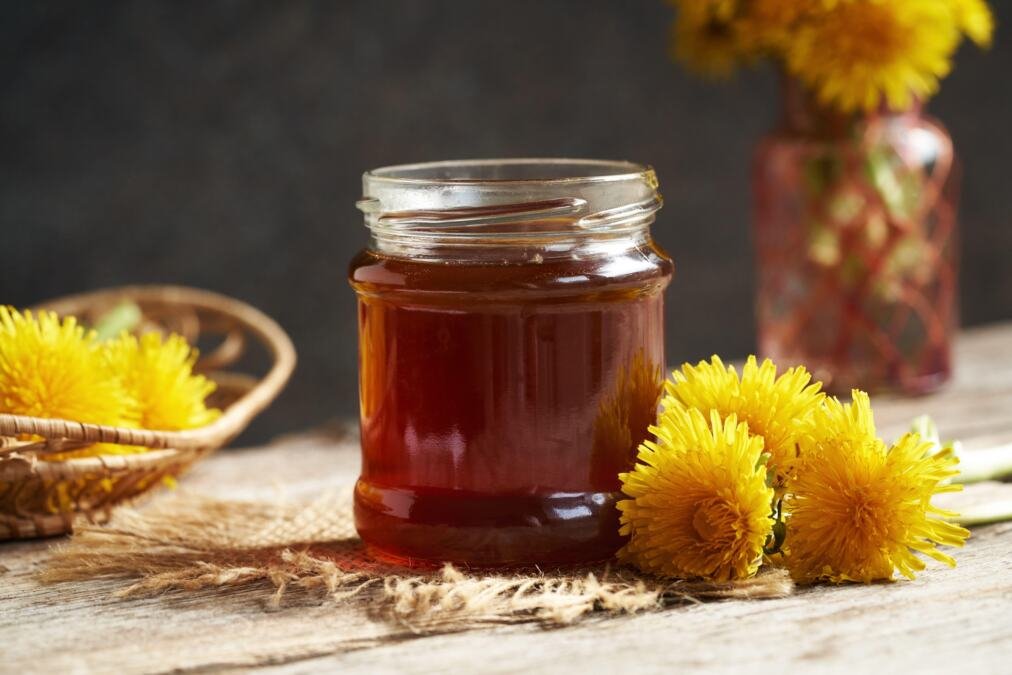 Oduševiće vas stari ruski recept za sirup od maslačka: Potrebna su vam samo 4 sastojka i manje od sat vremena