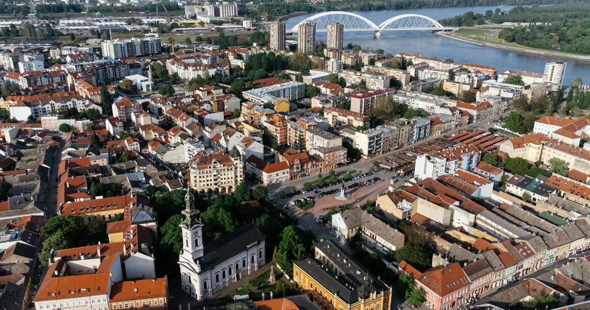 Samo što ne padne: Stanovnici Novog Sada u panici, sekunde ih dele od katastrofe u ovoj prometnoj ulici