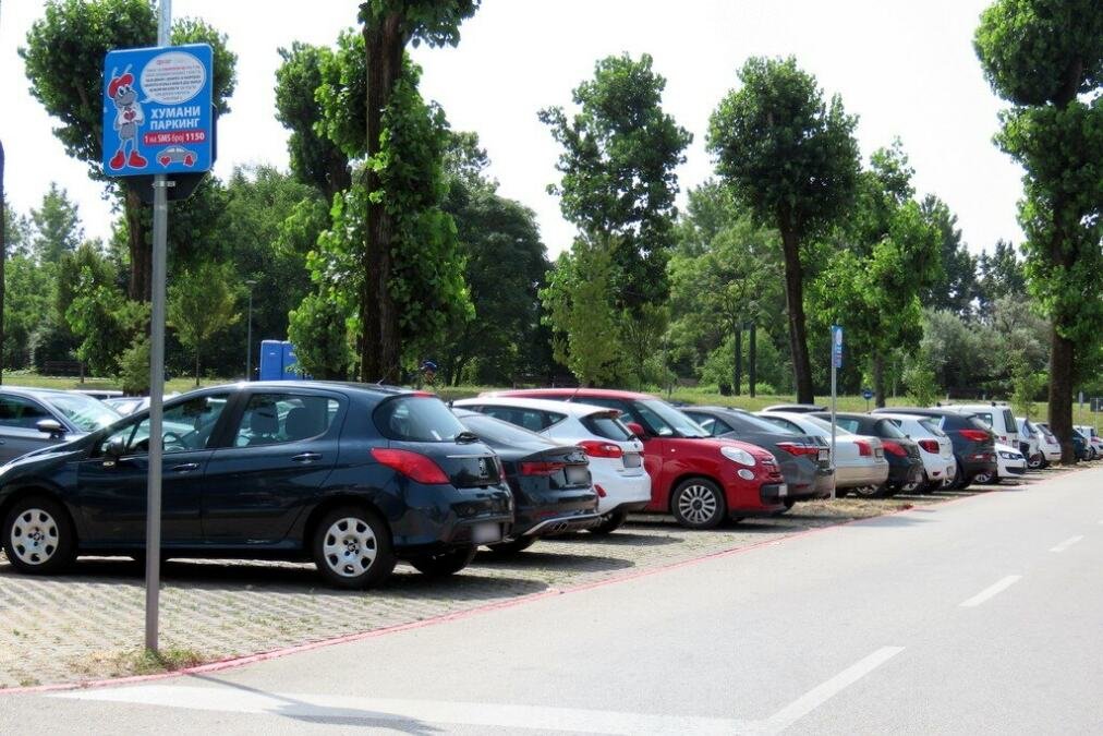 POMOĆ ZA DECU OBOLELU OD RAKA: "Humani parking" kod Štranda