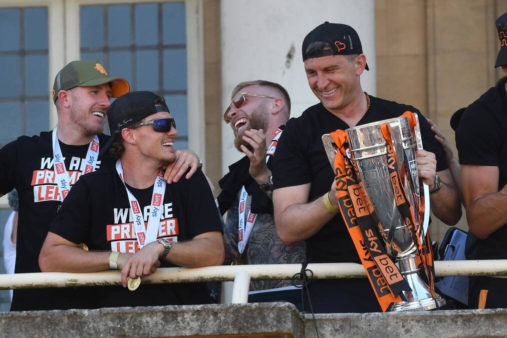 "DOBIO SAM JEDAN ZADATAK - NISAM USPEO" Jakirović obećao opstanak, a uveo ekipu u Premijer ligu: Njegov govor postao je hit na mrežama! (VIDEO)