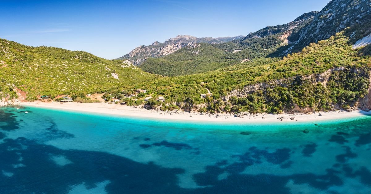 Stroge mere na plaži u Grčkoj koju vole mlađi turisti iz Srbije: Ko ovo ubuduće bude radio platiće kaznu!