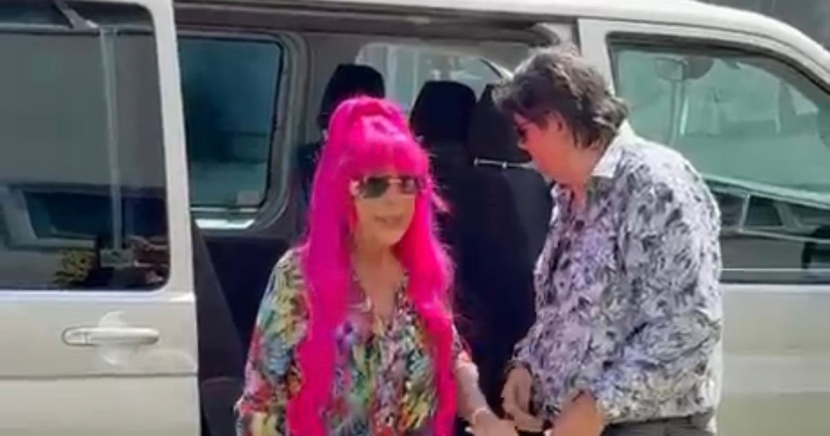 "Beži, beži": Zorica sa nikad dužom kosom stigla, Kemiš se transformisao, smršao i promenio imidž: "