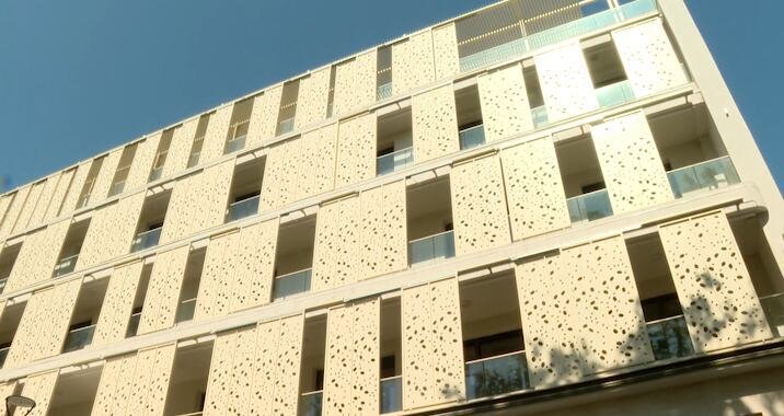 RENOVIRANA ZGRADA DEČANSKE Deca dobijaju sigurniji i savremeniji prostor za odrastanje