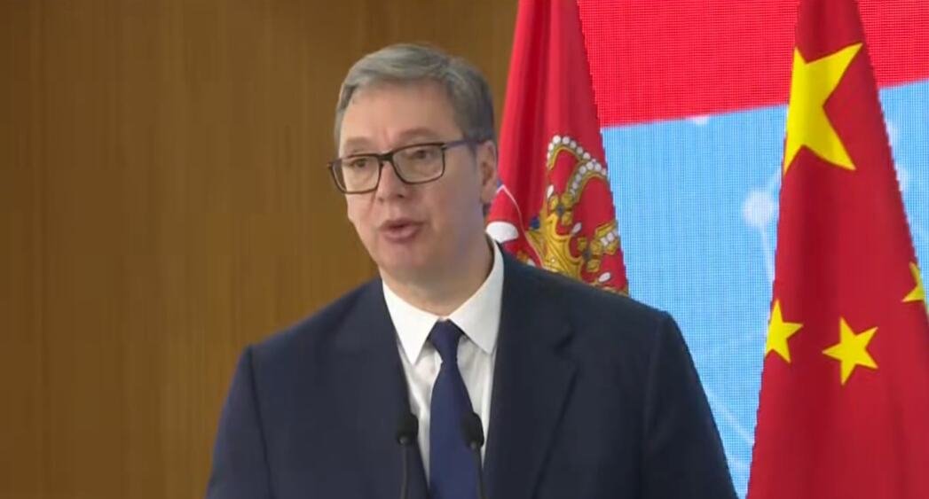 VUČIĆ O BLOKADERIMA: Ako misle da je važnije da se bacaju kontejneri i napada policija od dovođenja investicija i prijateljstva sa Kinom, to govori o njima