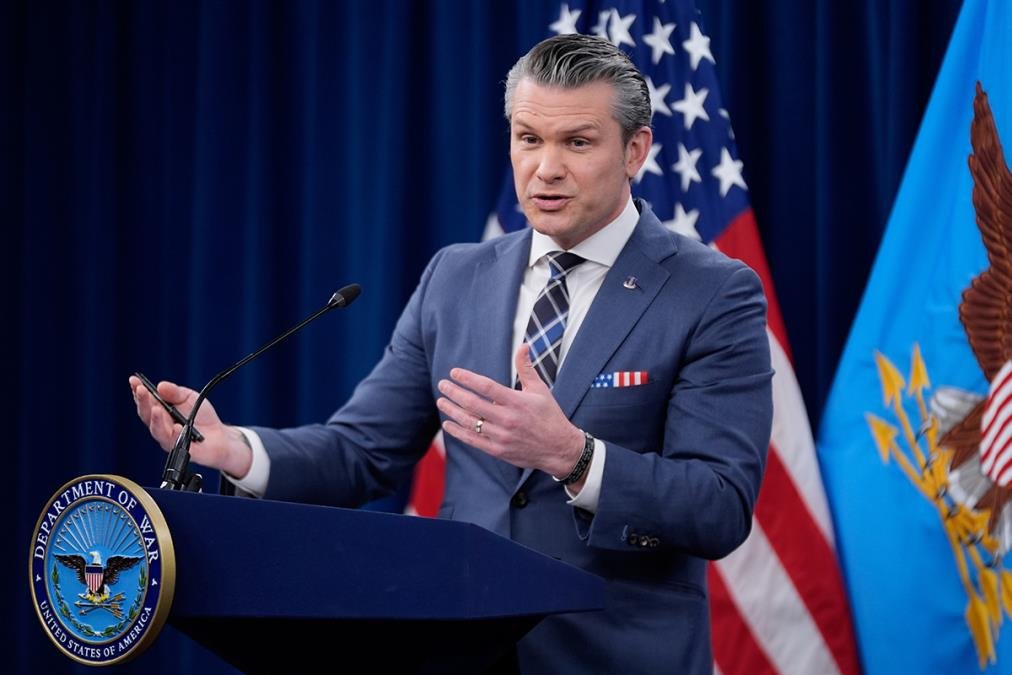 HEGSET: Obaveštajni podaci ukazuju da američka blokada nanosi veliku štetu Iranu