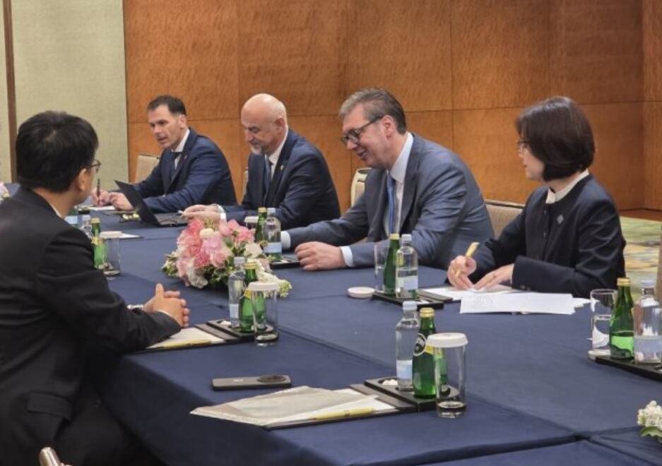 UŽIVO VUČIĆ U KINI: Predsednik se sastaje sa predstavnicima velikih kineskih kompanija, u toku pregovori o novim investicijama