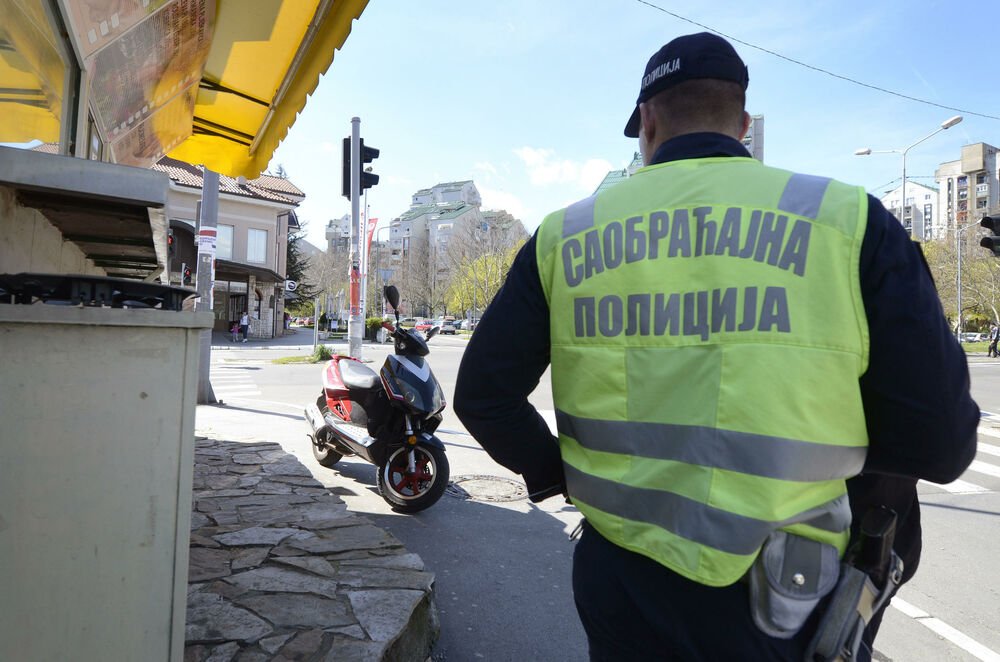 Pešaci u Srbiji na "radaru" policije, kazne i do 40.000 dinara: Građani uporno rade 1 stavr koja ih uporno košta!