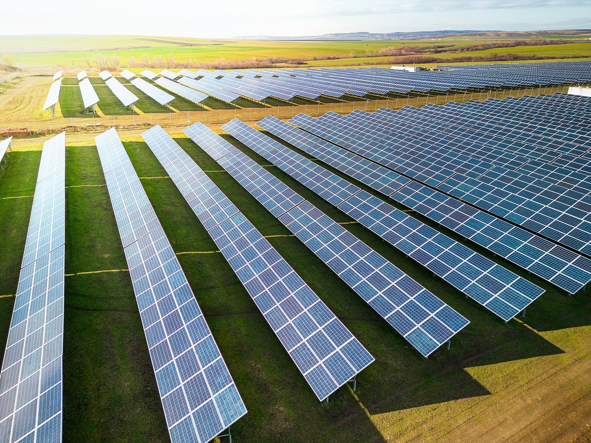 Nedeljnik: Propala javna nabavka za stručni nadzor izgradnje šest solarnih elektrana u Srbiji