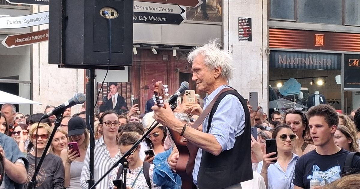 Darko Rundek, uoči koncerata u Luci Beograd, objavio dva live albuma