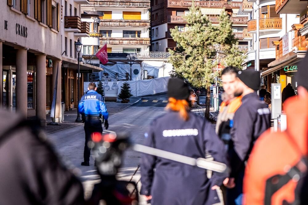 Rekao "Alahu akbar" pa počeo da ubada ljude na stanici: Najmanje četiri osobe ranjene u napadu u Švajcarskoj!