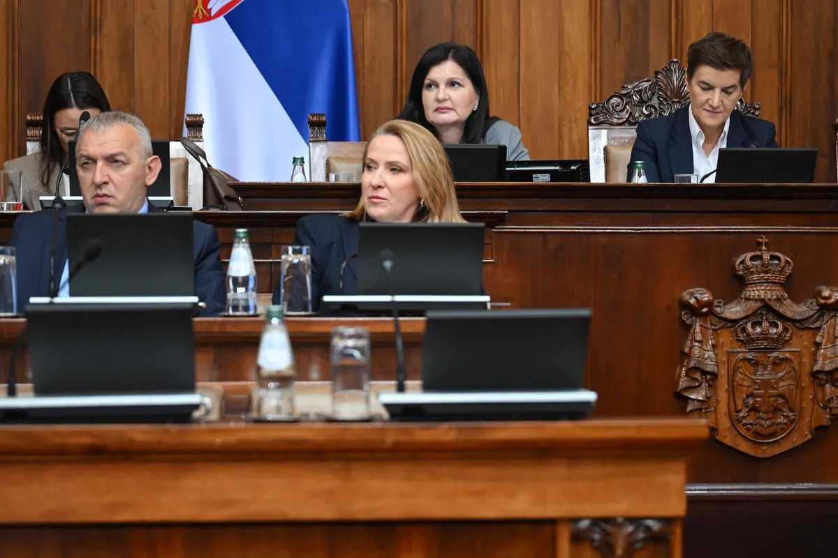Ministarka Paunović potpisala Posebni kolektivni ugovor sa sindikatima uprave i pravosuđa