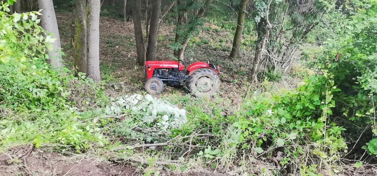 Mladić teško povređen kod Čačka prilikom prevrtanja traktora