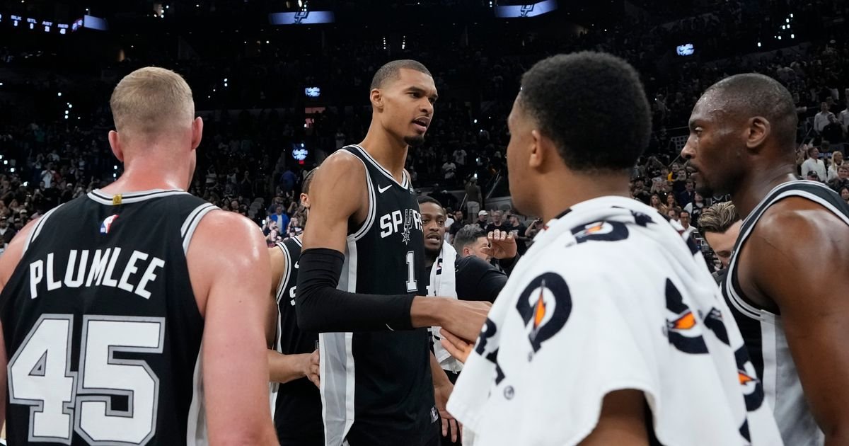 Moćni Vembanjama zakazao majstoricu: Sparsi razbili Oklahomu, čeka nas spektakl za NBA finale sa Niksima