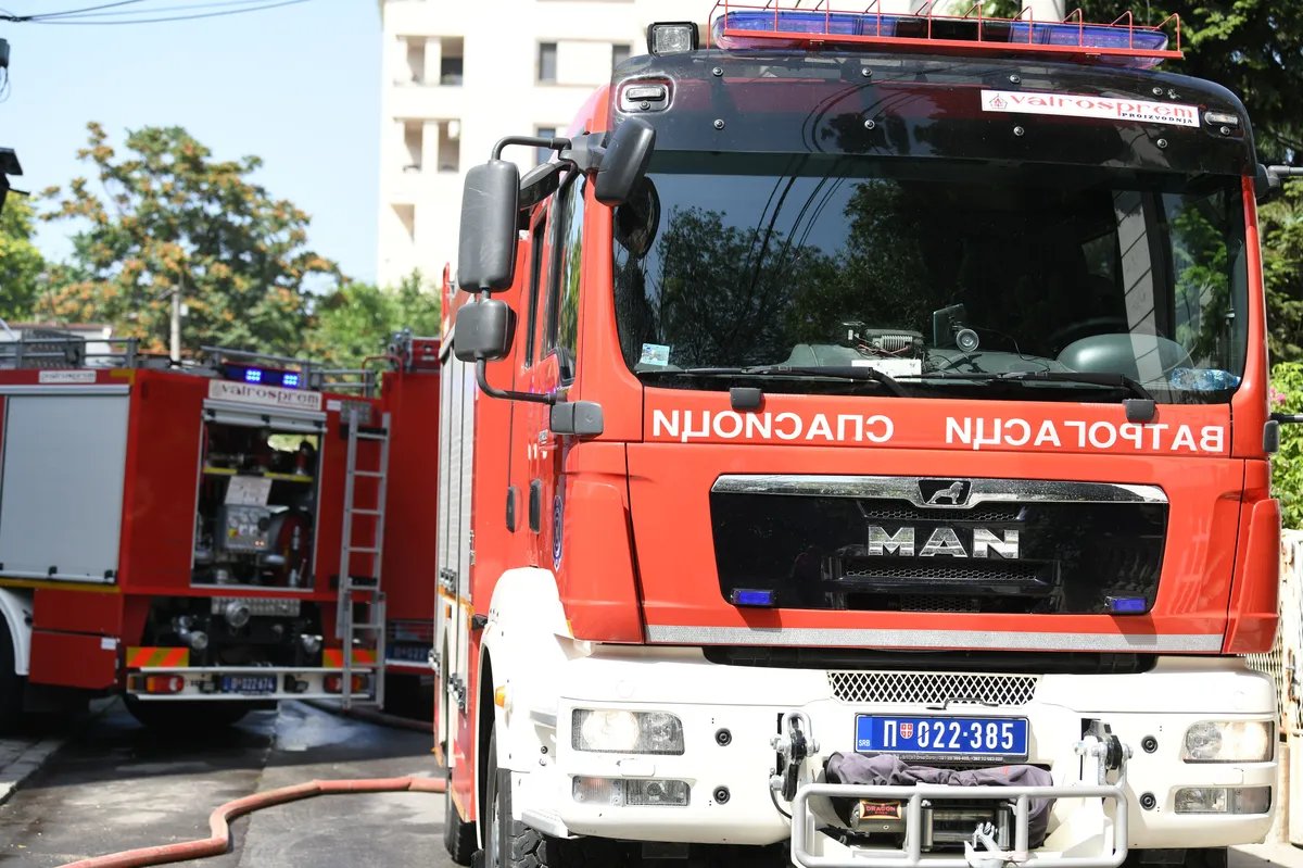 Požar kod crkve Svetog Dimitrija na Novom Beogradu