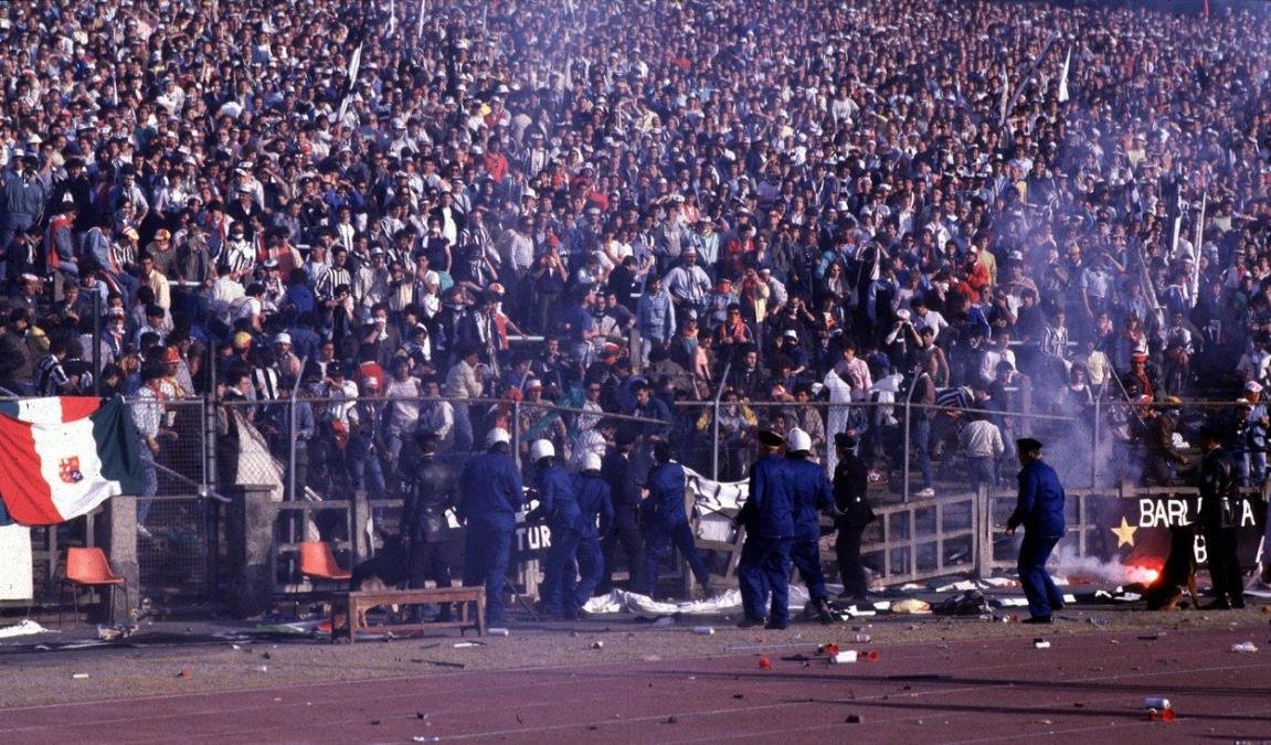 KLUBOVI BILI NATERANI DA IGRAJU DOK SU NA STADIONU LEŽALA 39 MRTVIH TELA! Na današnji dan je fudbal umro: U najvećoj tragediji preko 600 ljudi bilo povređeno