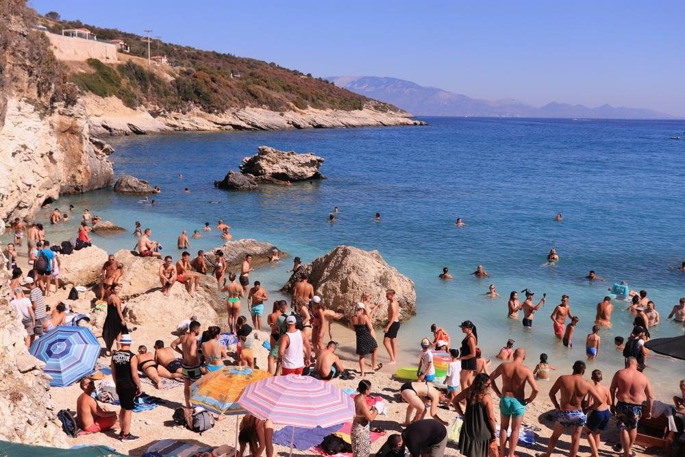 TURISTKINJI PRETI KAZNA DO 3.000 EVRA ZBOG 1 GREŠKE NA PLAŽI: Zaustavljena tokom rutinske kontrole, italijanske vlasti MOMENTALNO REAGOVALE