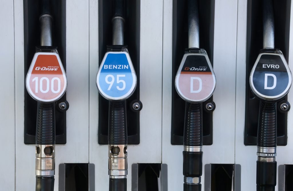 NOVE CENE GORIVA: Benzin skuplji za tri dinara, za koliko je dizel jeftiniji