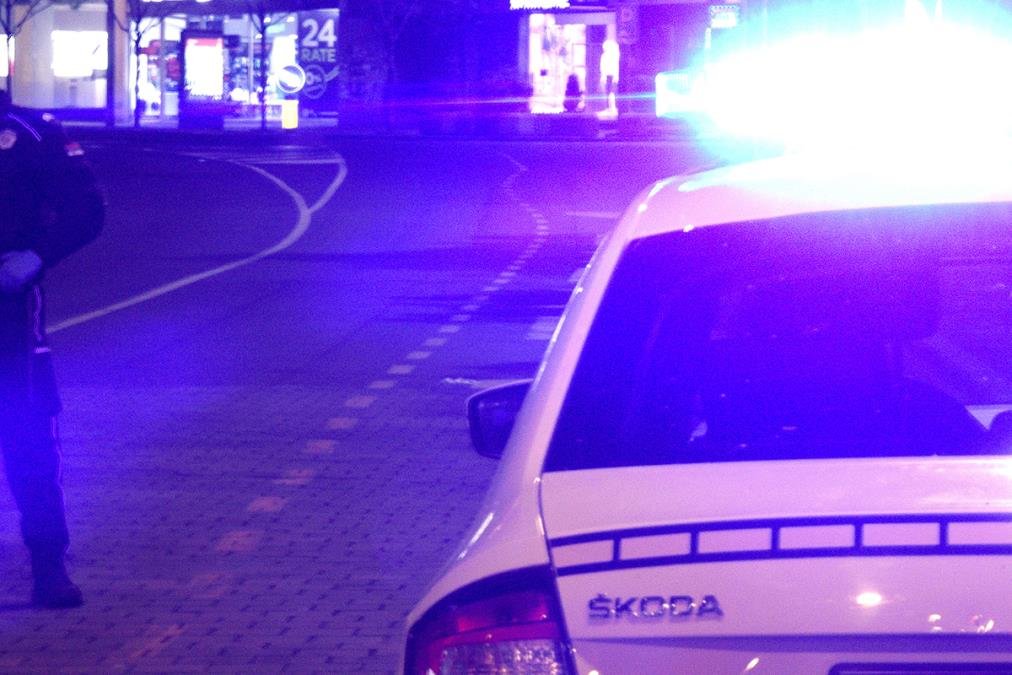 POHAPŠENI BEOGRADSKI PIROMANI! Lisice na ruke stavljene mladićima (29) i (24) zbog sumnje da su zapalili lokal na Zvezdari
