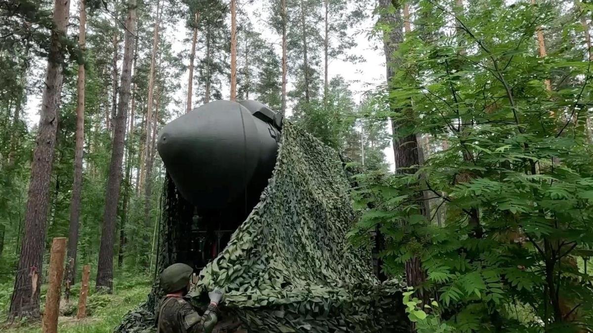 PUTIN: Rusija će nastaviti da modernizuje nuklearne snage