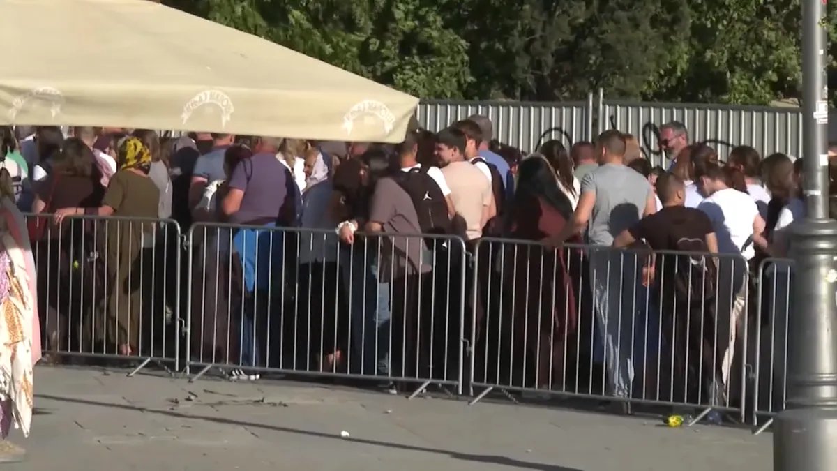 Fenomen Bogorodičinog pojasa: Danima redovi oko Hrama Svetog Save, odziv iznenadio čak i crkvu