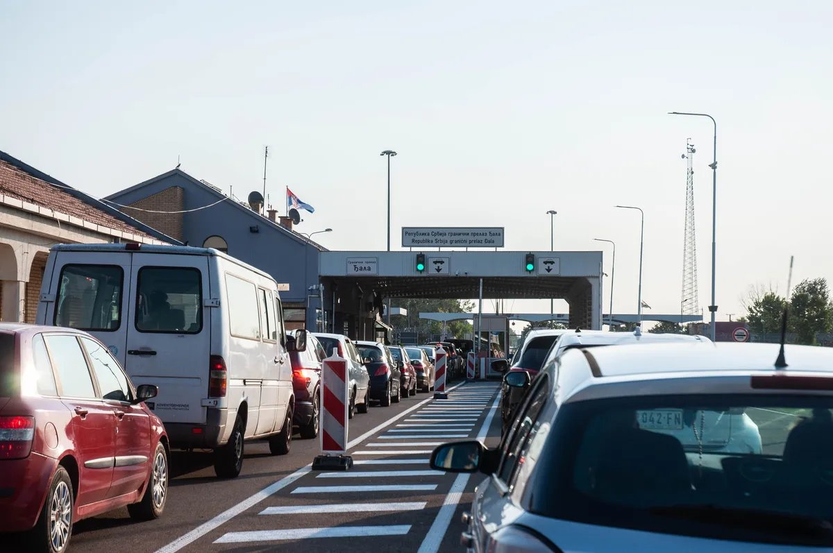 AMSS: Zadržavanja za autobuse oko tri sata na graničnom prelazu Preševo