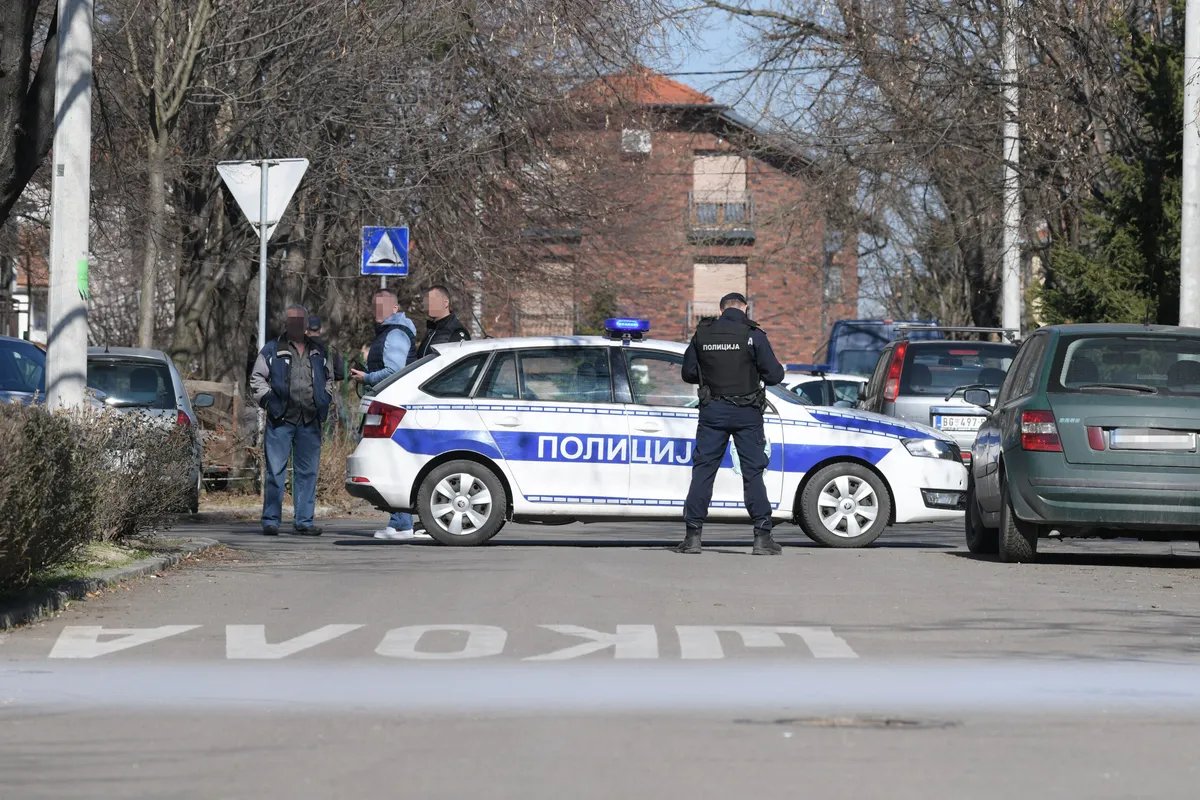 Novi detalji napada na Čukarici: Izbo muškarca nožem u leđa i pobegao, policija traga i za ženom