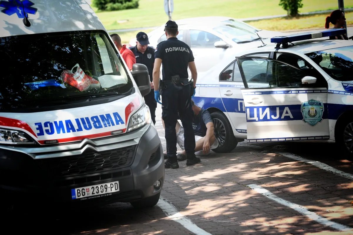 Novi detalji ubistva u Bečeju: Maloletni sin ubio oca nakon žestoke svađe, bio krvav do lakata