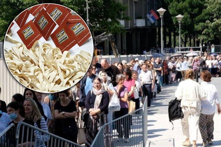 Stigla dopuna iz manastira Vatoped: Vernici ne moraju da brinu, biće dovoljno trakica osveštanih na pojasu Presvete Bogorodice