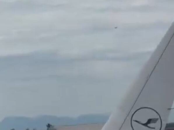 UZBUNA! HITNO ZATVOREN PROMETNI EVROPSKI AERODROM! Primećen DRON kako leti iznad piste i aviona! (FOTO/VIDEO)