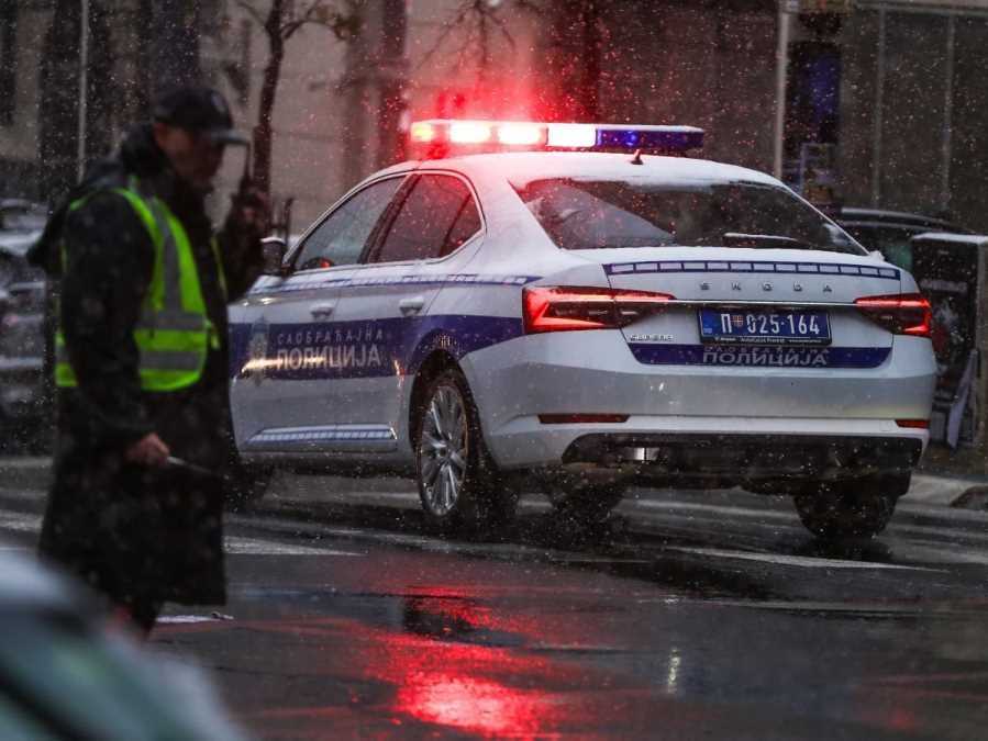 TINEJDŽER (15) NA MOTORU PRAVIO HAOS NA ULICAMA NIŠA Bez vozačke dozvole jurio kroz crvena svetla bežeći od policije