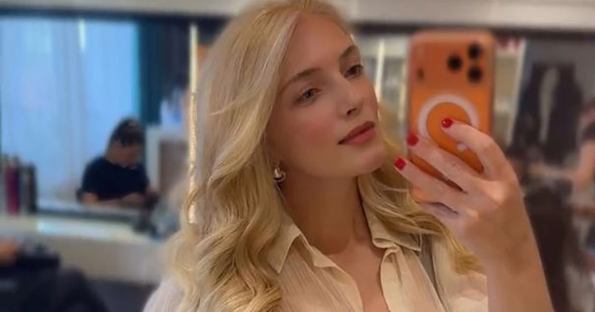 Nikolina među hiljadama vernika: Pokazala koliko joj vera znači, čeka ispred hrama da se pokloni svetinji