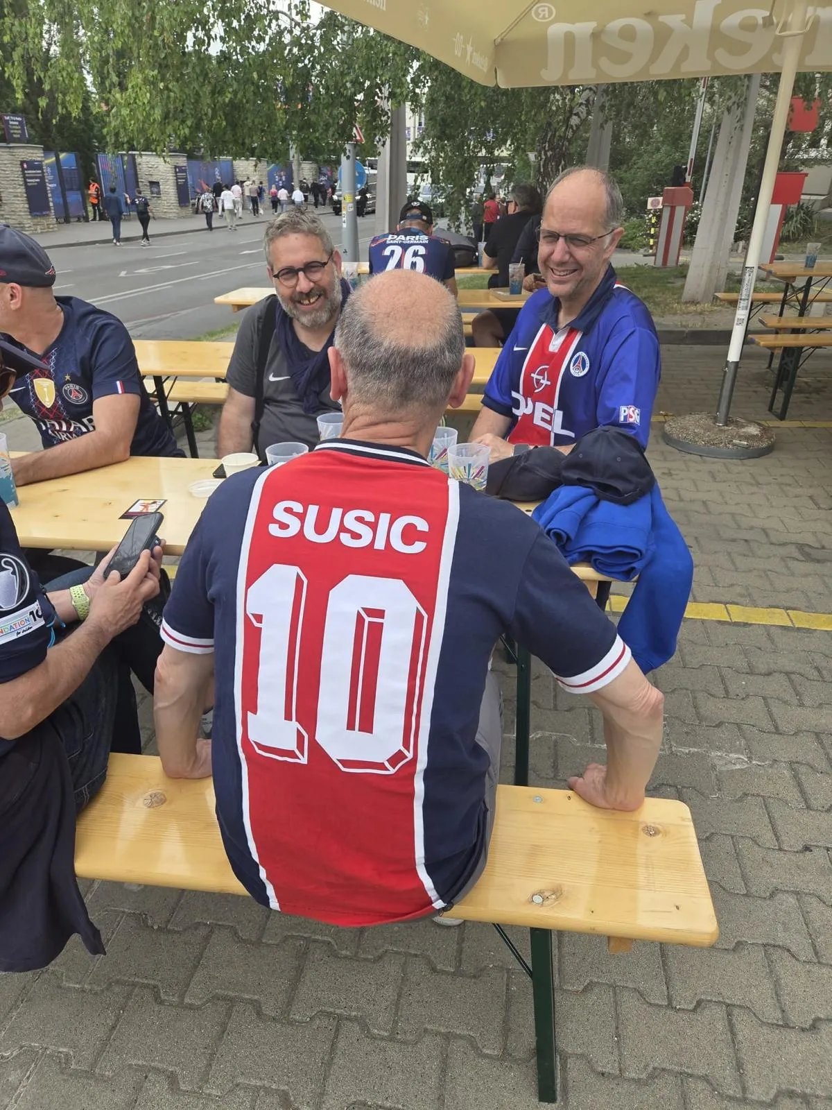 "Pape je najbolji igrač na svetu: I Ronaldinjo je nosio broj 10, ali nema boljeg od Sušića"