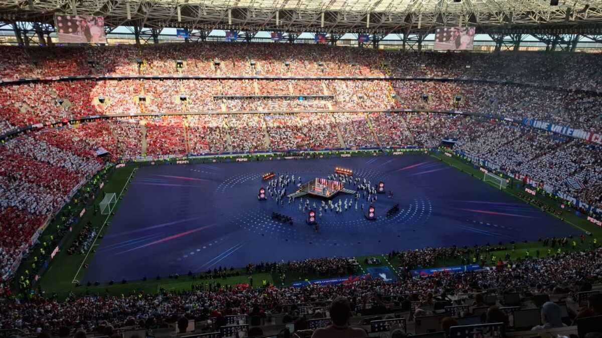 Spektakularni nastup Kilersa u finalu Lige šampiona: Puškaš arena se tresla, ovakav šou skoro niste videli (VIDEO)