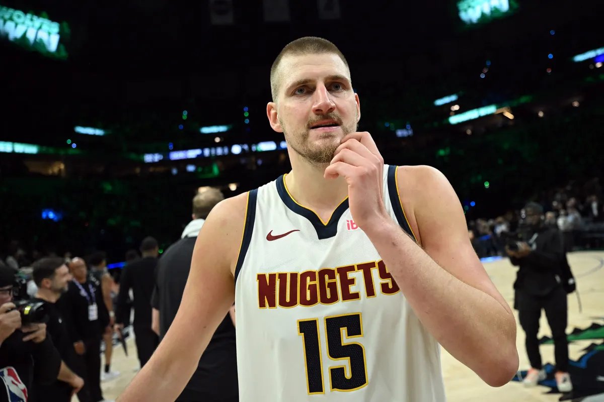 VIDEO Jokić u javnosti prvi put posle ispadanja iz NBA: Ovako nije slavio ni kad je Denver postao šampion, a nije na trci konja