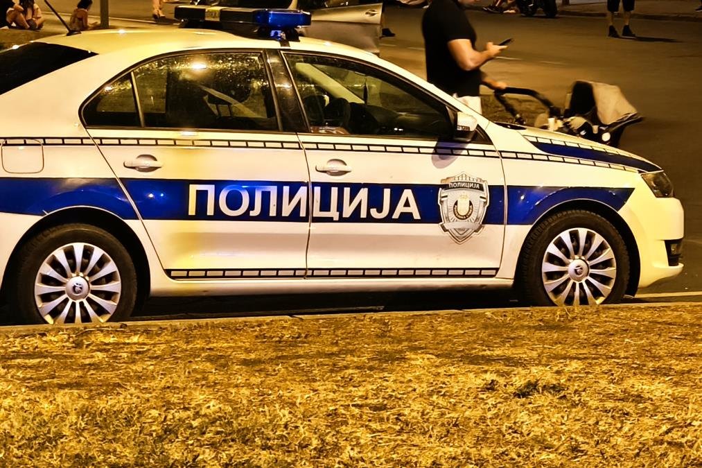 UŽAS U BUJANOVCU! Učenik napao druga sekirom i povredio ga, napadu prethodila svađa