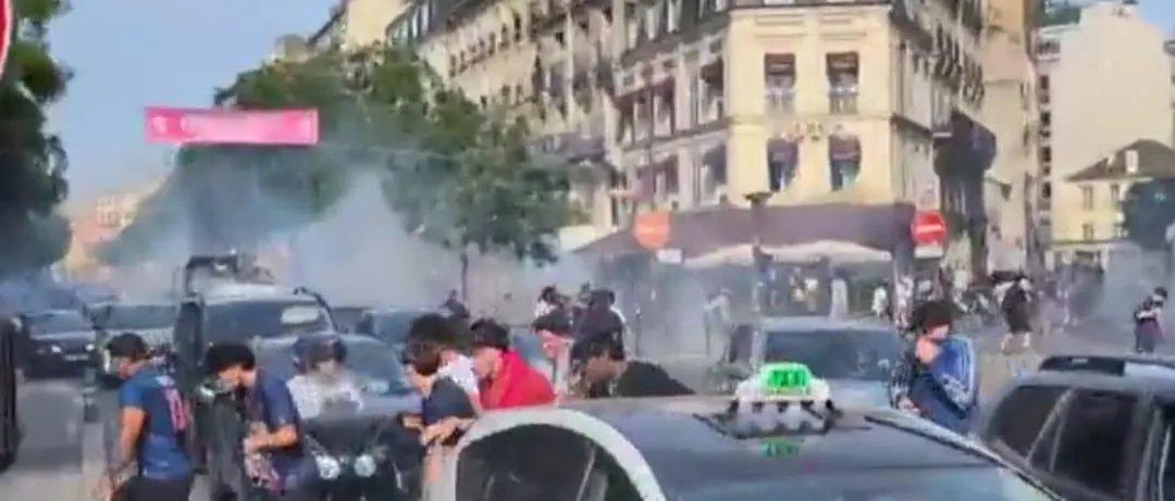 Neredi u Parizu posle gola u finalu Lige šampiona VIDEO