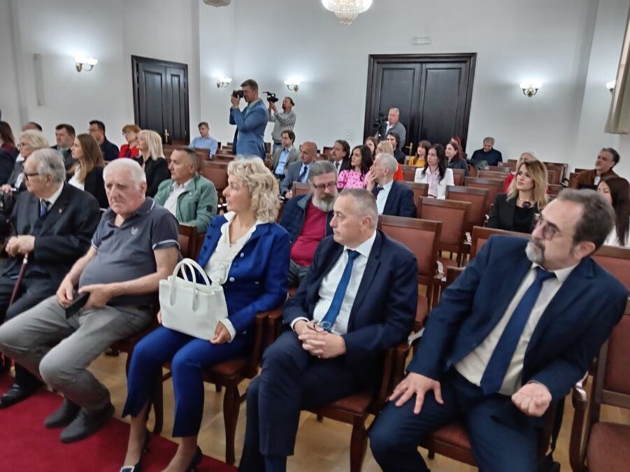VEŠTAČKA INTELIGENCIJA U ELEKTROENERGETSKIM SISTEMIMA: Kruševljanin Predrag Dašić održao predavanje u Banjaluci
